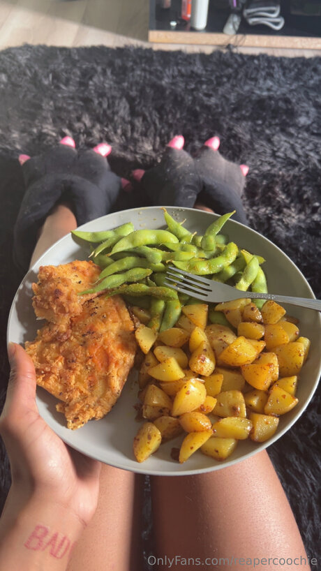 Reapercoochie アダルトスター 写真