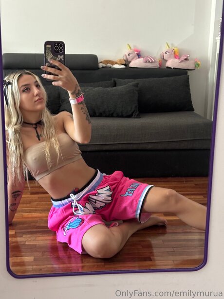 Emylee01 セックスモデル 写真