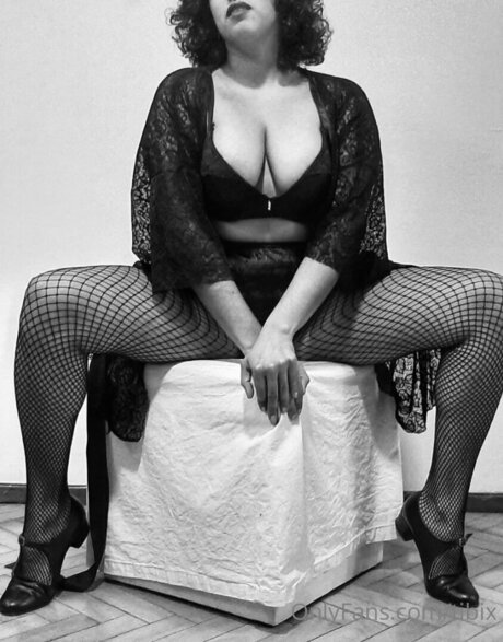 Tibix 美しいポルノスター 写真