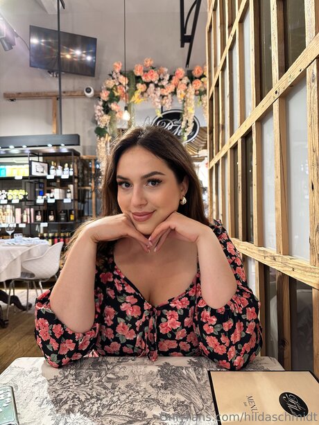 大学生のオンリーファンズ エロチック 画像