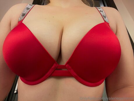 Valeriequinnnn ホットなスター 画像