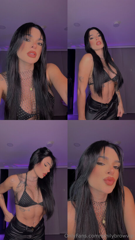 Emilybrowvip セクシーなスター 写真