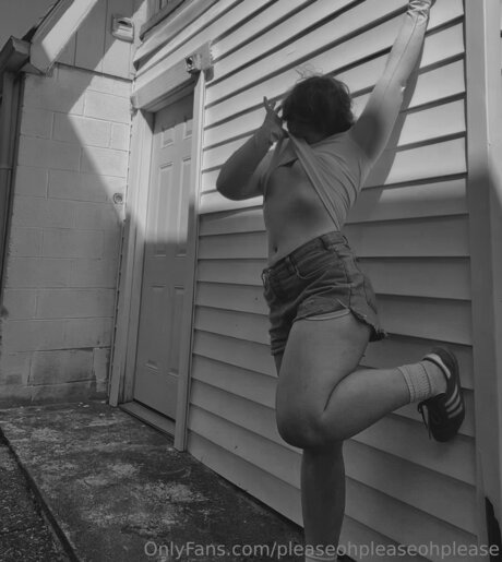 Pleaseohpleaseohplease ポルノスター 画像