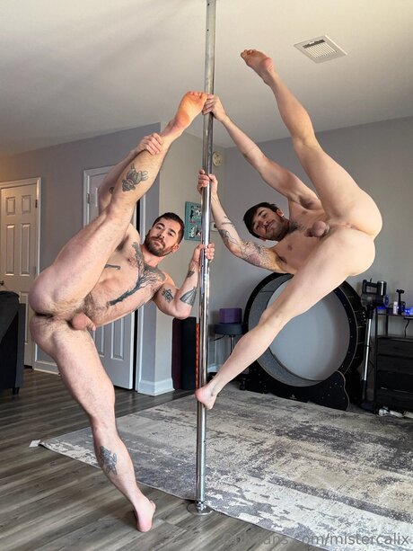 アジアン・エボニー・オンリーファンズ ヌード 画像