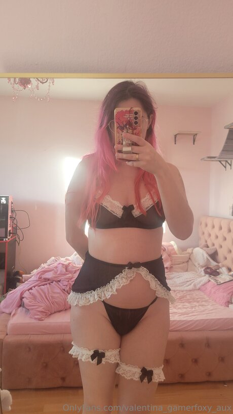 巨大なペニスオンリーファンズ アート裸 画像