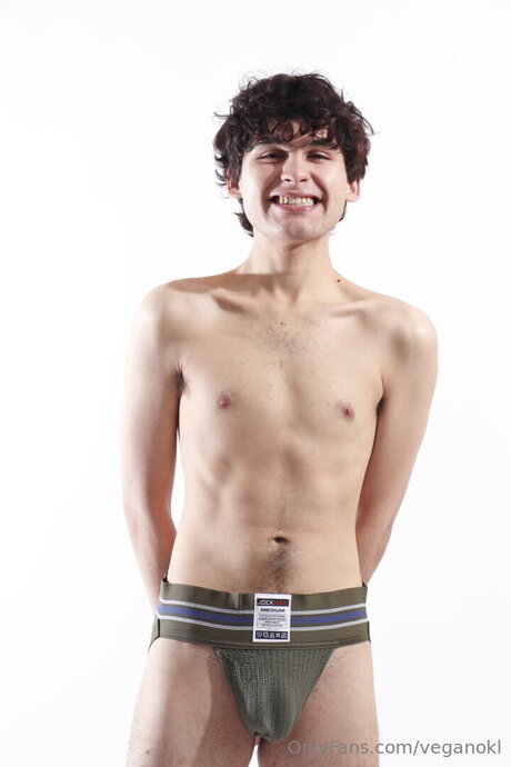 小人ヌードオンリーファンズ 無料アダルト 写真