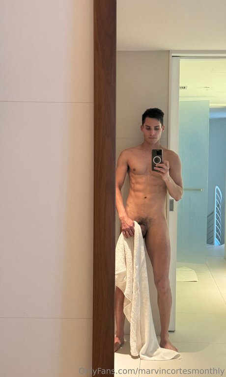 Marvincortesmonthly ホットスター 写真