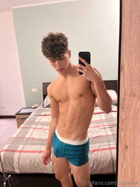 ティーンシーメールオンリーファンズ 裸 写真