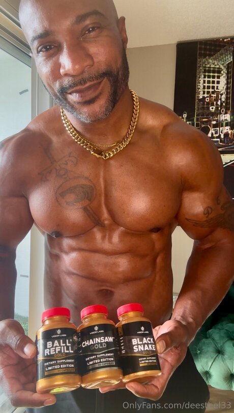 Deesteel33 スター ヌード 写真