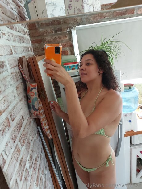 汚れた足オンリーファンズ ヌード 画像