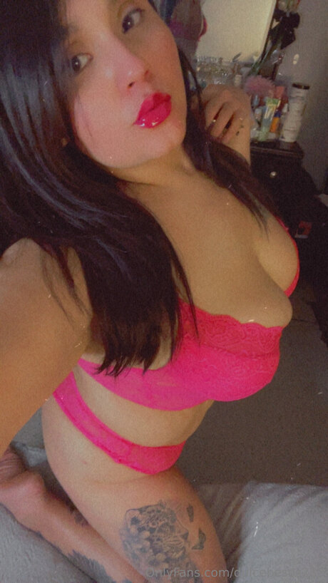 Dulcebesos233 セクシーなポルノスター 写真