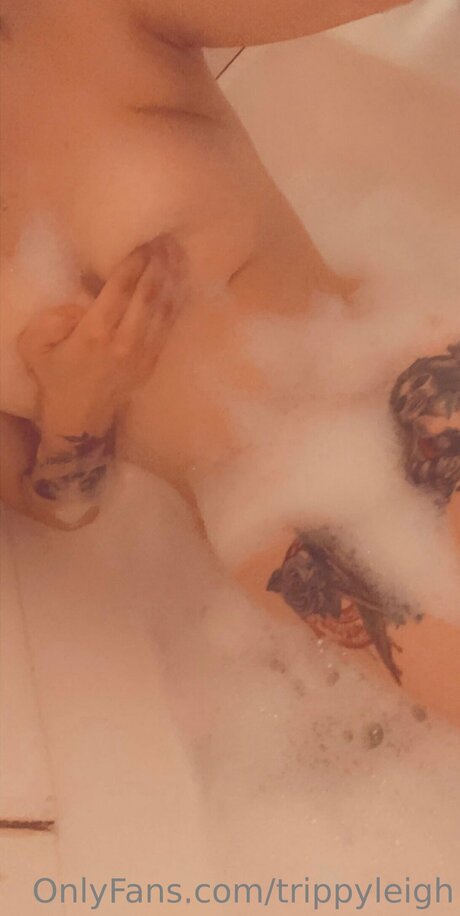 巨乳で曲線美のOnlyFans エロチック 画像