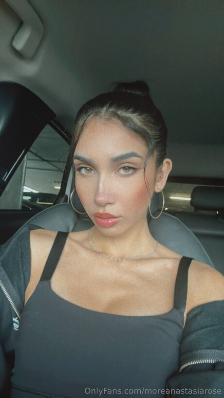 スマイルオンリーファンズ セクシーヌード 写真