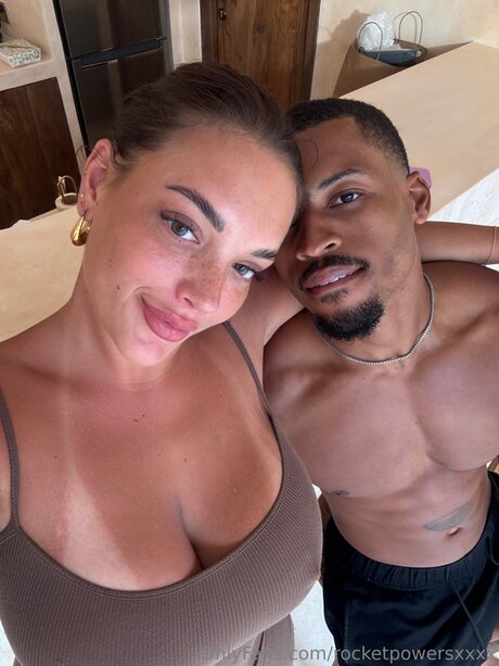 Rocketpowersxxxx かわいいポルノスター 画像