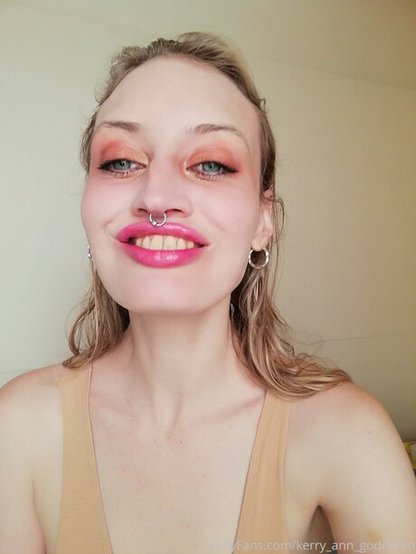 Kerry Ann Goddamn 限定スター 写真