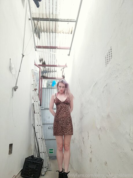 Kerry Ann Goddamn ポルノスター アート 写真