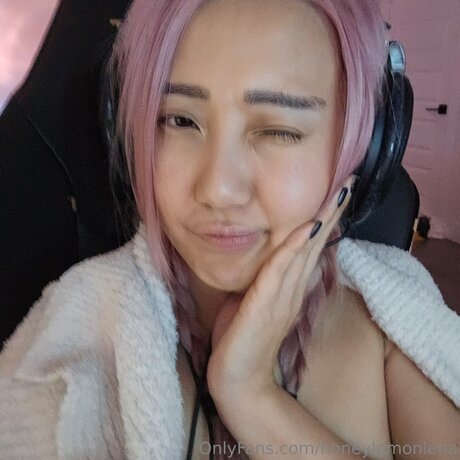 赤毛ティーンオンリーファンズ HD 写真