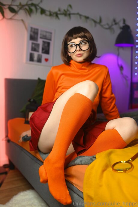 曲線美のクーガーOnlyFans 美しいヌード 写真