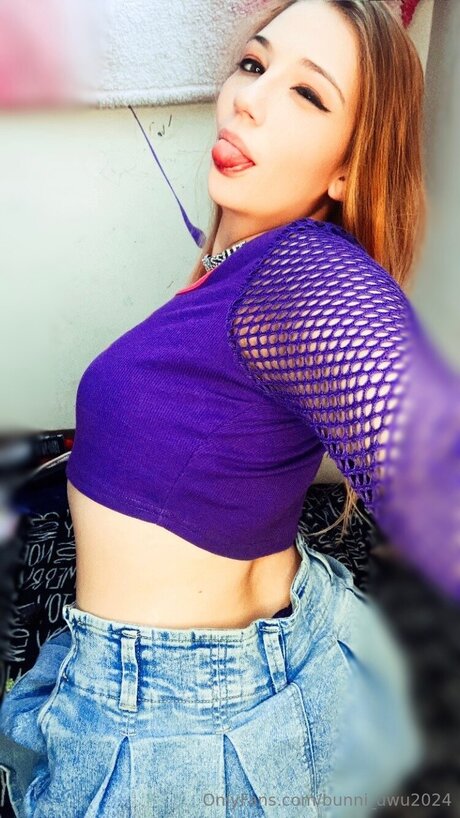 ヌード教師オンリーファンズ ヌード ギャラリー