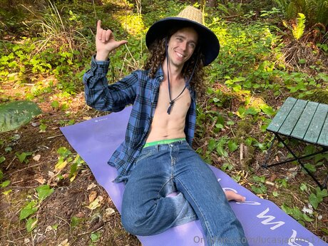 ティーンランジェリーOnlyFans セクシー裸 写真