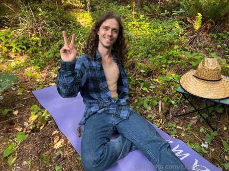 曲線美のラテン系オンリーファンズ ポルノ ギャラリー