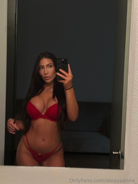 クーガーオンリーファンズ エロチック 写真