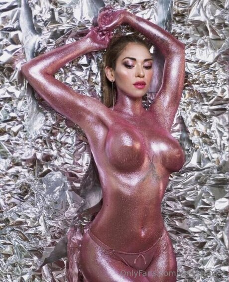 Onlylarasky 無料のポルノスター 画像