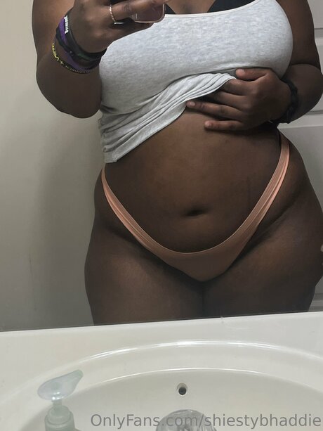 Shiestybhaddie ポルノスター アート ギャラリー