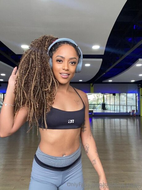 Stefania Small ポルノスター セクシー 画像