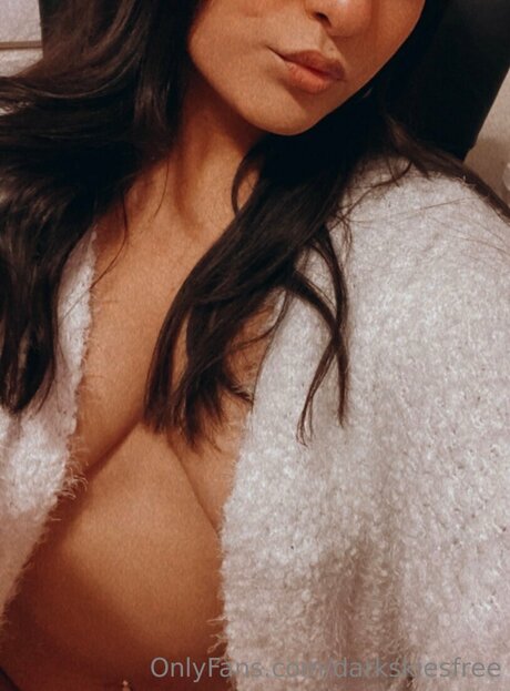 熟女の足オンリーファンズ 美しい 画像