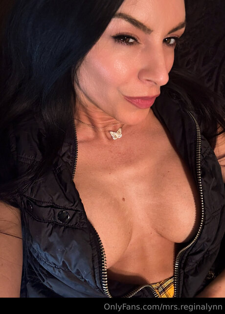 Mrs Reginalynn エロティックモデル 写真