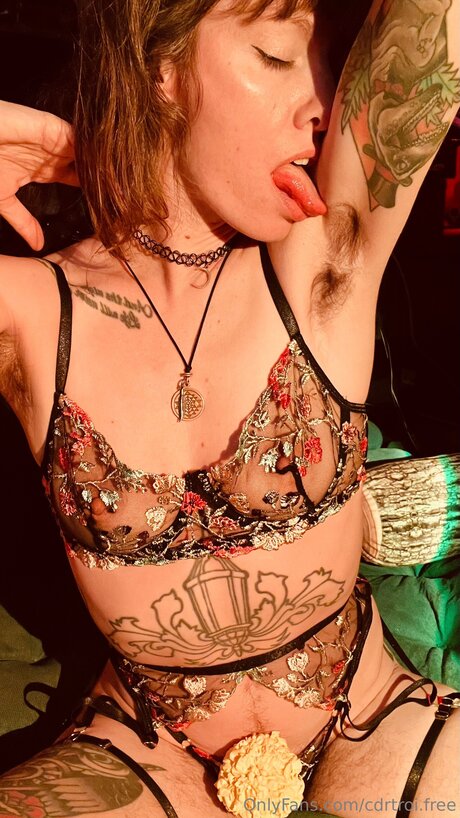 イギリスのプッシーOnlyFans 美しいヌード 写真