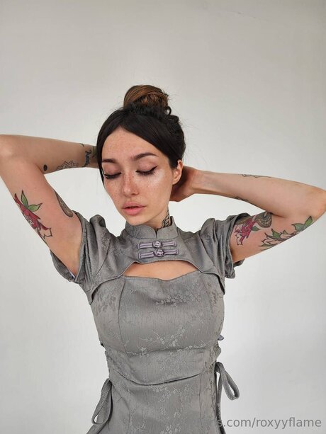 Roxyyflame ヌードのポルノスター 写真