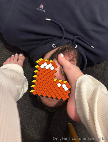 小柄で大きなお尻のOnlyFans アートポルノ ギャラリー