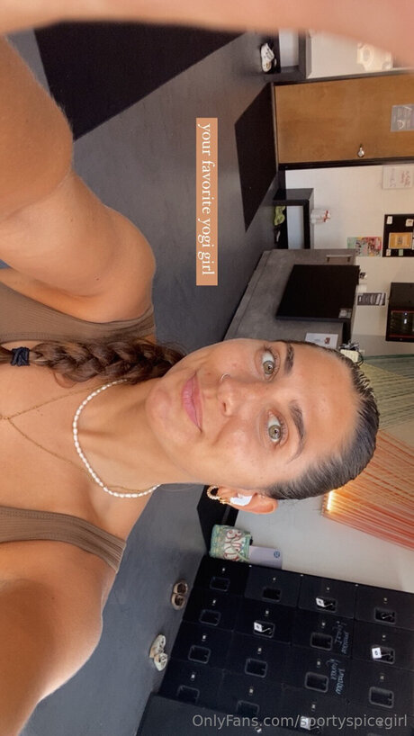 アジア人 ノーPPV オンリーファンズ 無料ポルノ 写真