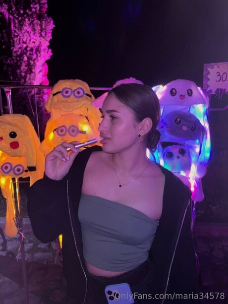 19歳のOnlyFans エロ 写真