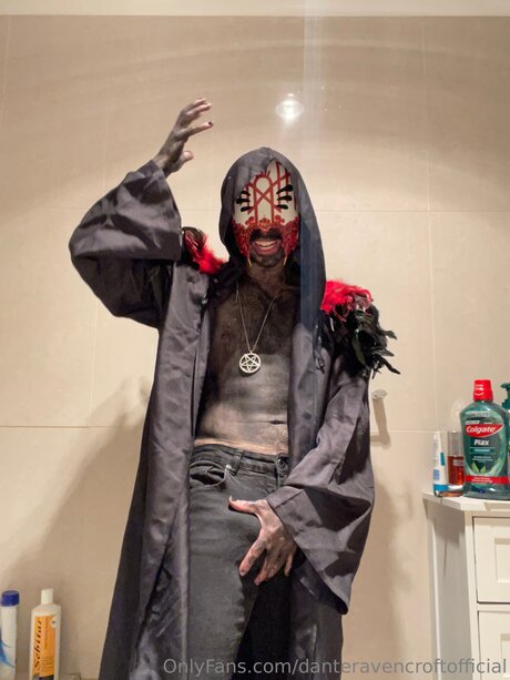 ピアス乳首オンリーファンズ セックス 写真