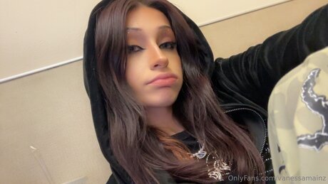 Vanessamainz xxxポルノスター 画像