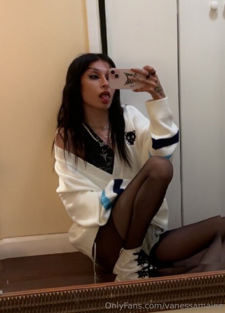 Vanessamainz ポルノ女優 写真