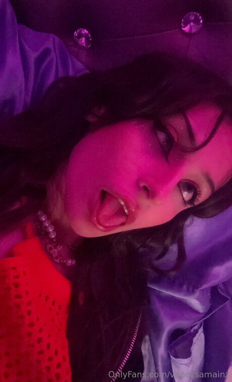 Vanessamainz ポルノ女優 写真