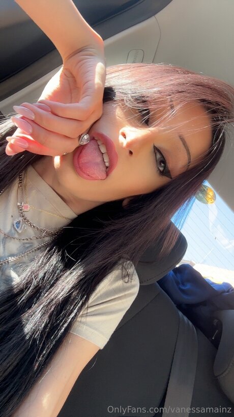 Vanessamainz アダルトスター 画像