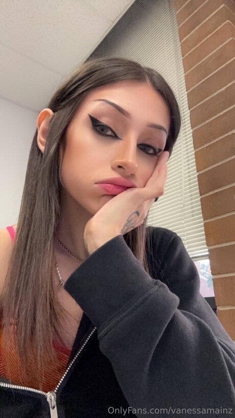 Vanessamainz セクシーなポルノスター ギャラリー