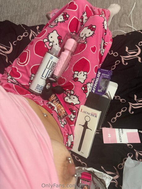 Kitty Spit セクシーなポルノスター 写真