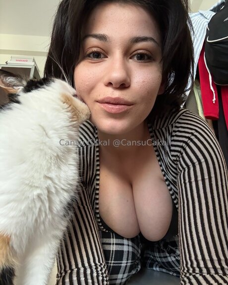 19歳のOnlyFans xxx 画像