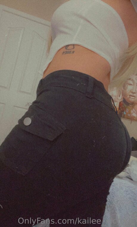 Kailee Victoria エロティックなポルノスター 写真