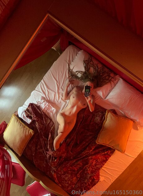 U165150360 ポルノスター 写真