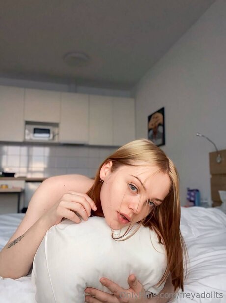 Freyadollts スター ヌード ギャラリー