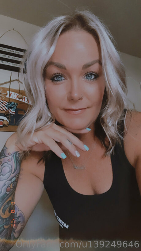 成熟した黒人女性オンリーファンズ ヌード 写真