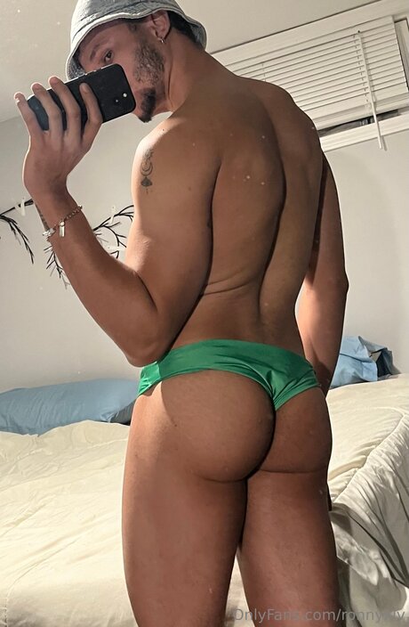 Ronnyxlv アダルトスター 画像