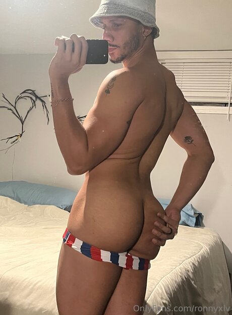 Ronnyxlv エロティックなスター 写真